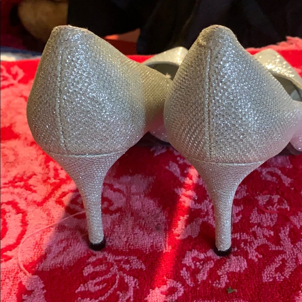 Shoes - Picture 3 of 4